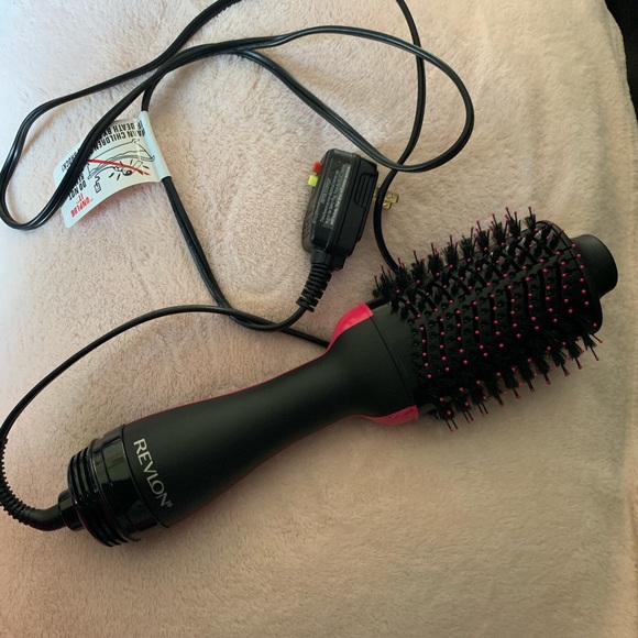 One-Step Hair Dryer And Volumizer Hot Air Brush - Picture 3 of 4